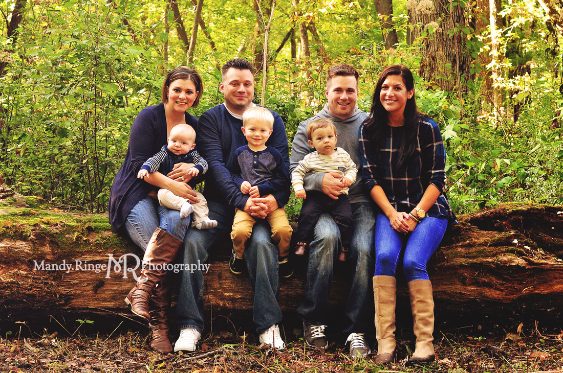 Extended family portraits // outdoors, end of summer, sitting on a log, navy blue, tan, gray // Delnor Woods - St. Charles, IL // by Mandy Ringe Photography