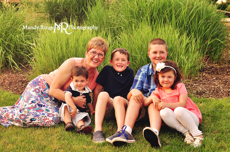 Extended family portrait session // Sitting in the grass // Peck Farm Park - Geneva, IL // by Mandy Ringe Photography