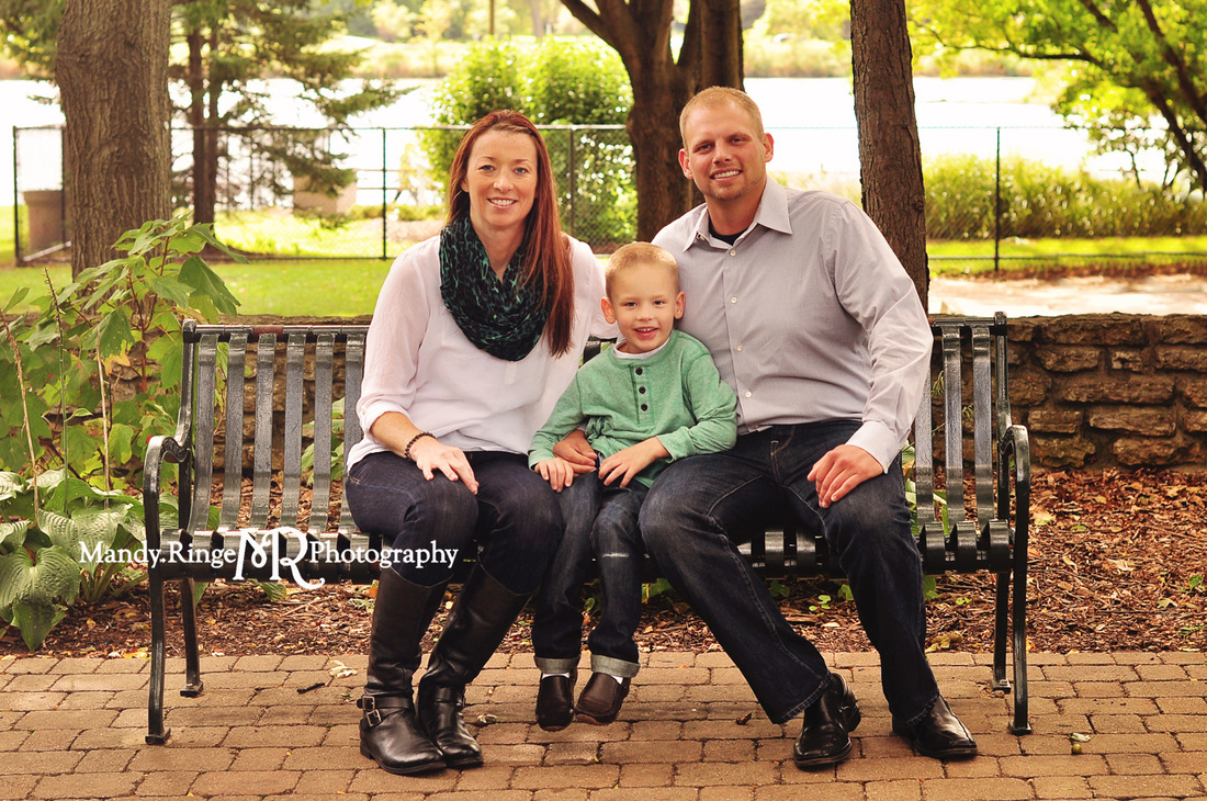 Family portraits // Pottawatomie Park - St. Charles, IL // by Mandy Ringe Photography