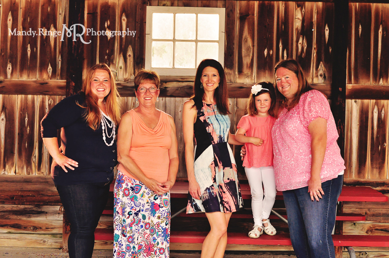 Extended family portrait session // Inside the 3-sided barn // Peck Farm Park - Geneva, IL // by Mandy Ringe Photography