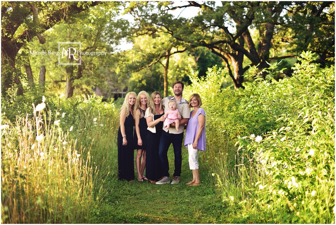 Extended family portraits // Summer, outdoors // Leroy Oakes - St. Charles, IL // by Mandy Ringe Photography