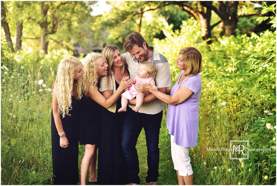 Extended family portraits // Summer, outdoors // Leroy Oakes - St. Charles, IL // by Mandy Ringe Photography