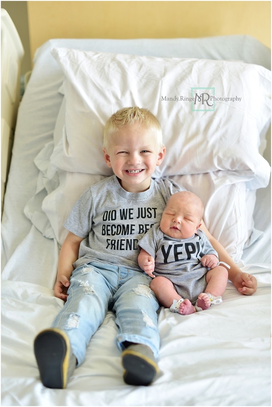 Fresh 48 hospital portraits // family of four, brothers, boy mom, siblings, first photos // Sherman Hospital - Elgin, IL // by Mandy Ringe Photography