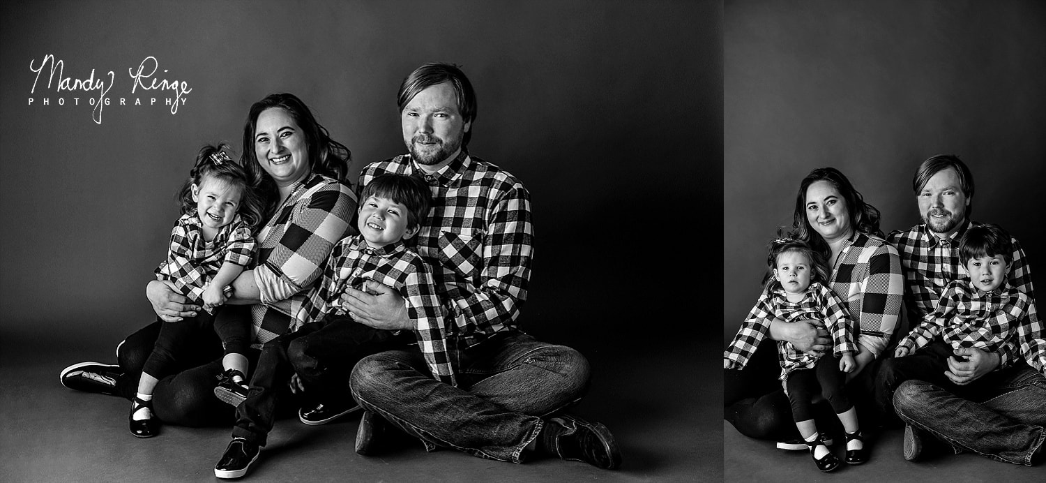 Black and white family portraits // minimal, minimalistic, simple // St. Charles, IL // by Mandy Ringe Photography