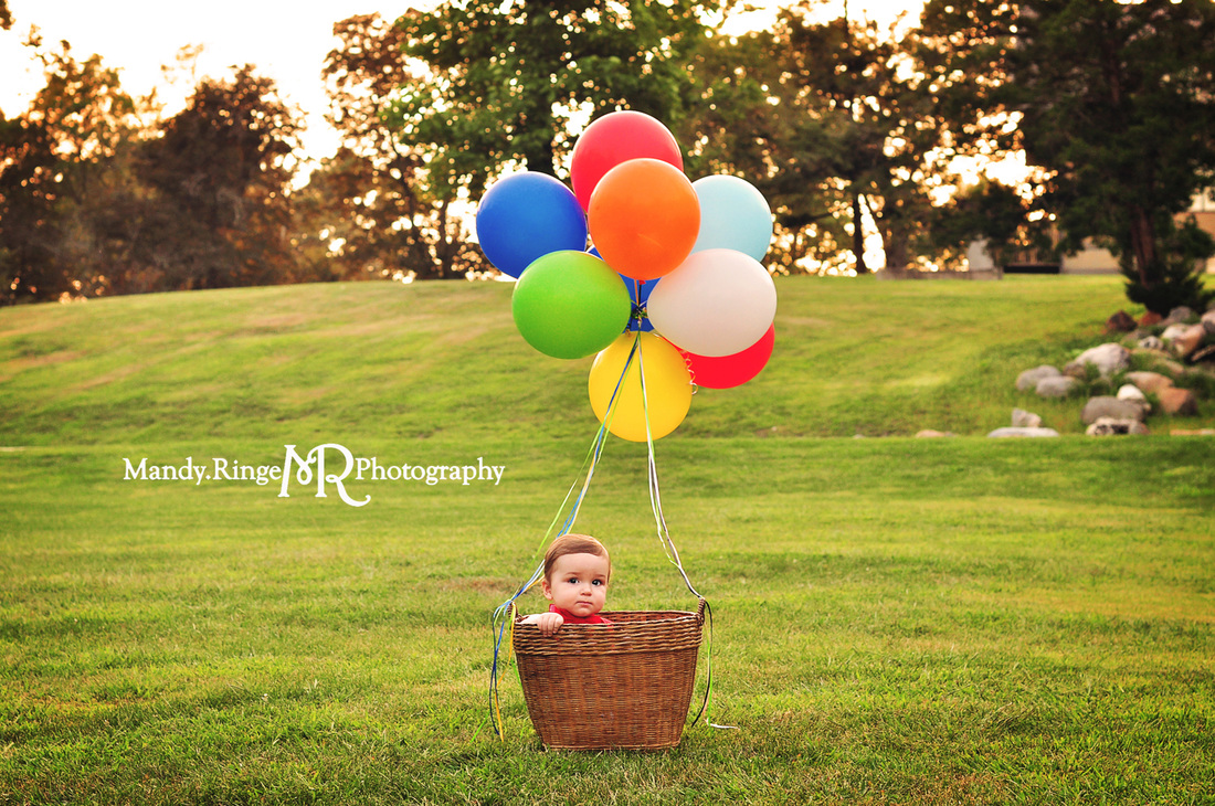 Circus themed first birthday portraits // outdoors, balloons, hot air ballon // Geneva, IL // by Mandy Ringe Photographer