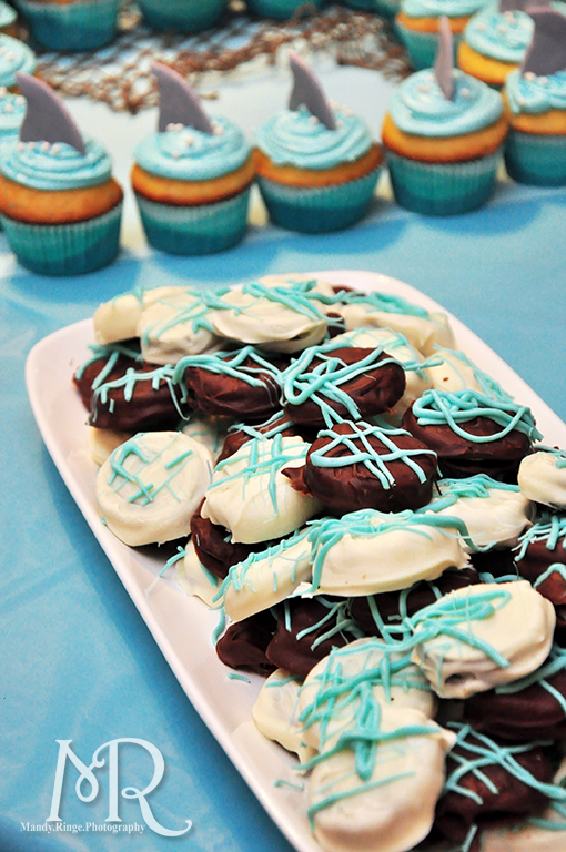 Under the Sea themed birthday party // Chocolate covered Oreos  // Boy's first birthday // by Mandy Ringe Photography