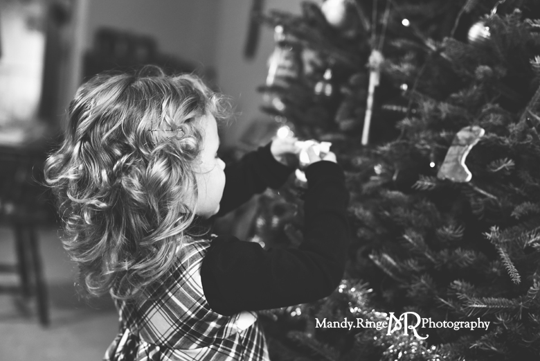 Christmas portrait // black and white, christmas tree, indoors, hanging ornaments // by Mandy Ringe Photography