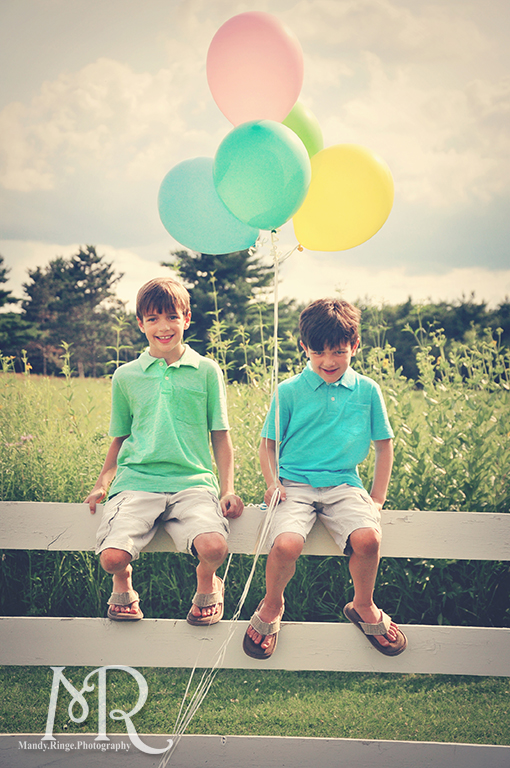 Boys sitting on a white fence with balloons // Leroy Oaks // by Mandy Ringe Photography
