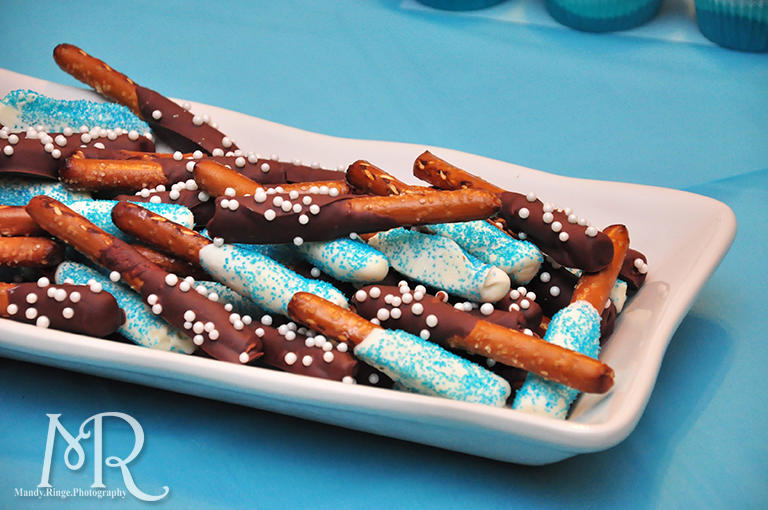 Under the Sea themed birthday party // Boy's first birthday // Chocolate covered pretzel rods  // by Mandy Ringe Photography