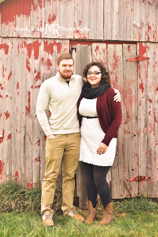 Extended family portrait session // Winter, outdoors, shabby barn // Lewisburg, OH // by Mandy Ringe Photography