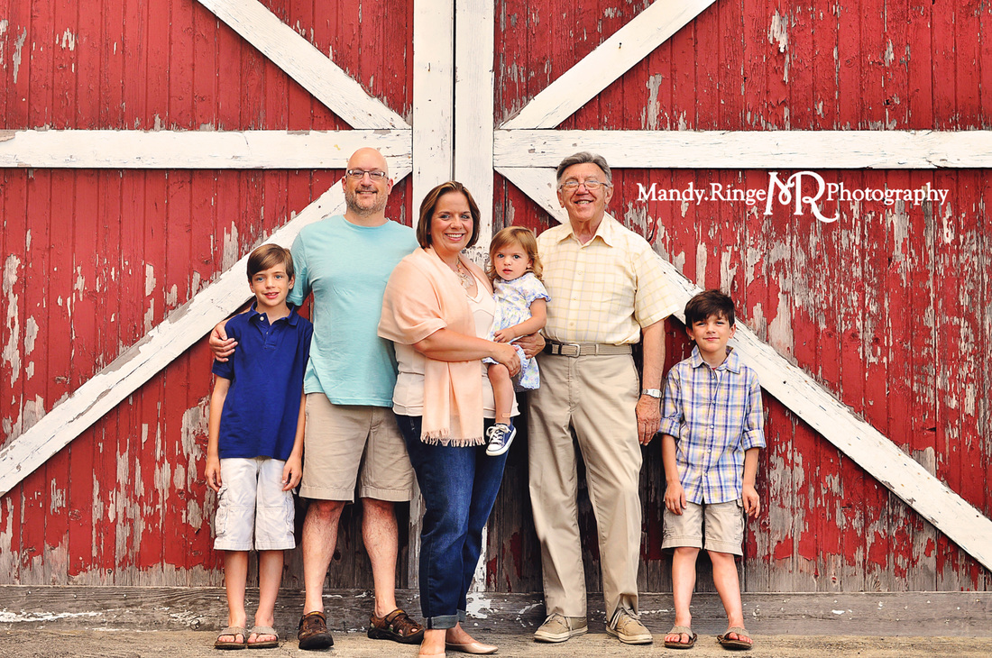 Extended family portraits // Red and white barn door // Leroy Oakes Forest Preserve - St. Charles, IL // by Mandy Ringe Photography