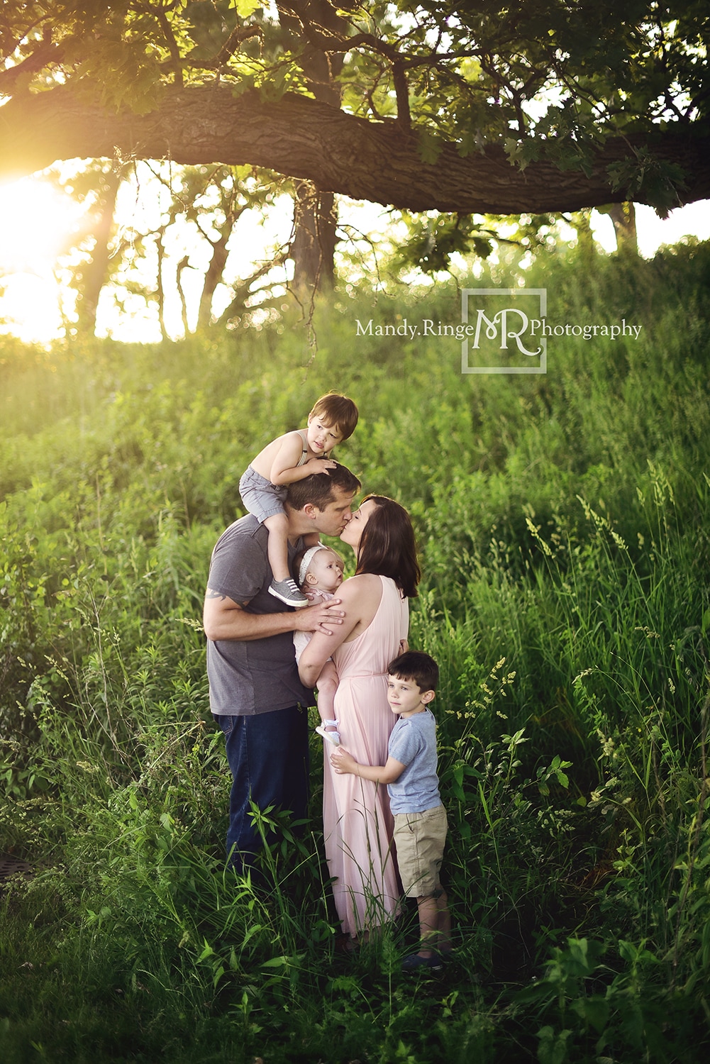 The Happy Togs shootout // Family portraits, family of five, natural posing, golden hour // Fox River Marina - Port Barrington, IL // by Mandy Ringe Photography