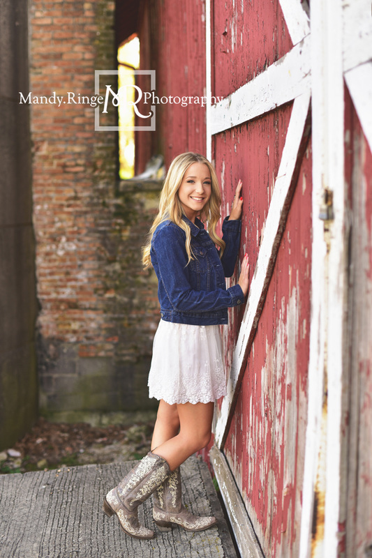 Teen girl senior portraits // red and white barn // Leroy Oakes - St. Charles, IL // Mandy Ringe Photography