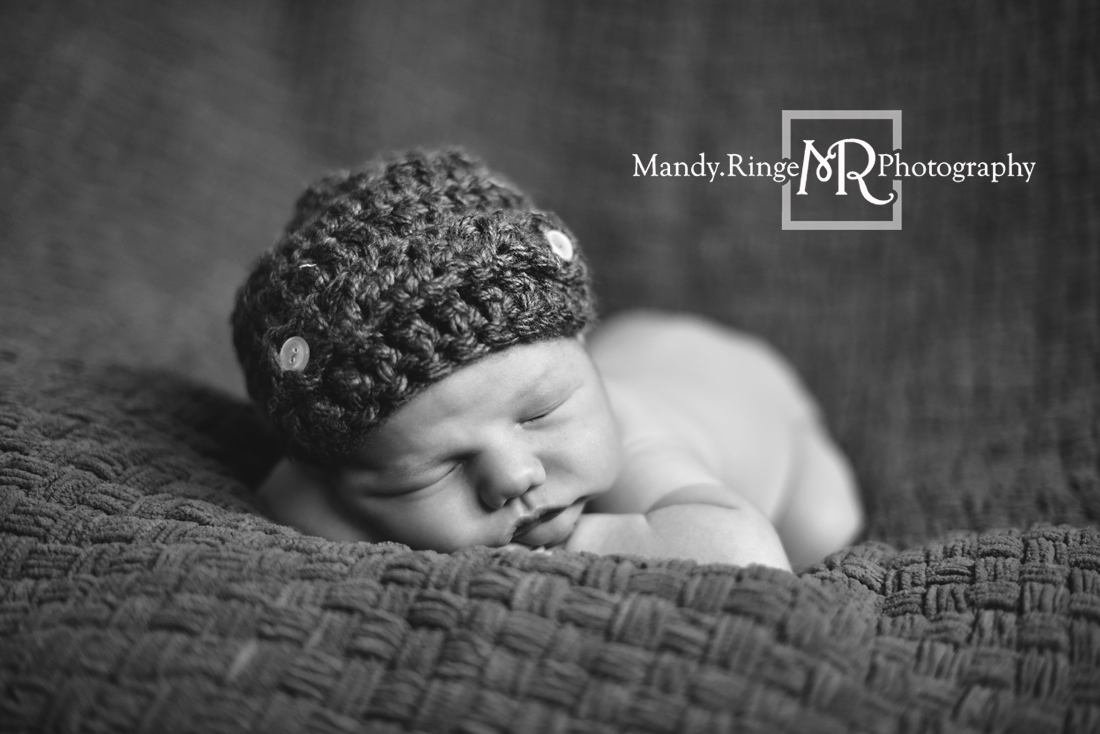 Newborn boy portraits // nude, gray knit blanket, gray crochet hat // Client's home - travelling studio - Geneva, IL // Mandy Ringe Photography