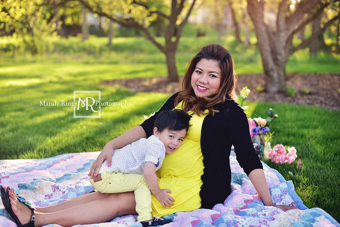 Mommy & Me styled mini sessions // Spring, flowers, flowering trees // Mount St. Mary Park - St. Charles, IL // by Mandy Ringe Photography